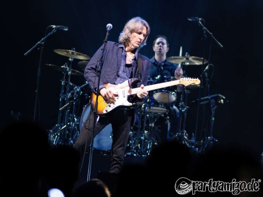 michael_zuerich_the-dire-straits-experience_20221214_003